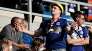 Auch die Schalker Fans waren kreativ beim Entfernen des alten Sponsors.
