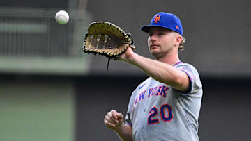 Aug 8, 2025; Milwaukee, Wisconsin, USA; New York Mets first baseman Pete Alonso (20) gets ready to play against the Milwaukee Brewers at American Family Field. Mandatory Credit: Benny Sieu-Imagn Images
