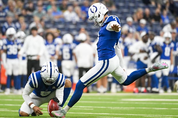 Indianapolis Colts kicker Spencer Shrader (3) attempts a field goal.