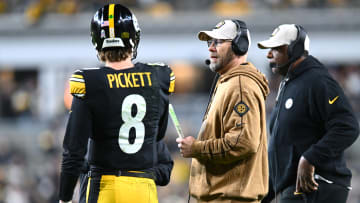 Tennessee Titans v Pittsburgh Steelers