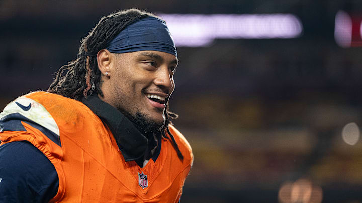 Denver Broncos v Washington Commanders - NFL 2025