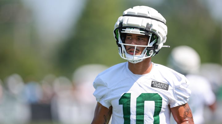 Jul 27, 2024; Florham Park, NJ, USA; New York Jets wide receiver Allen Lazard (10) looks on during training camp at Atlantic Health Jets Training Center. Mandatory Credit: Vincent Carchietta-USA TODAY Sports