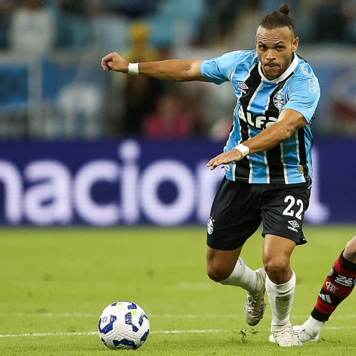 Martin Braithwaite, Leo Pereira
