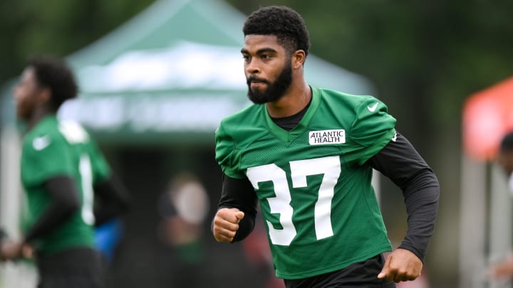 Jul 25, 2024; Florham Park, NJ, USA; New York Jets cornerback Qwan'tez Stiggers (37) warms up during training camp at Atlantic Health Jets Training Center. 