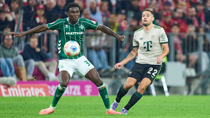 Karim Coulibaly im Duell gegen Bayern München Karim Coulibaly im Duell gegen Bayern München