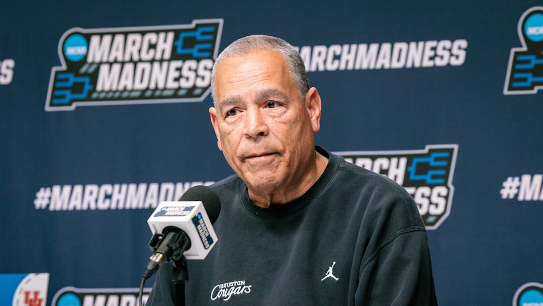 Houston Cougars head coach Kelvin Sampson answers questions during a press conference.
