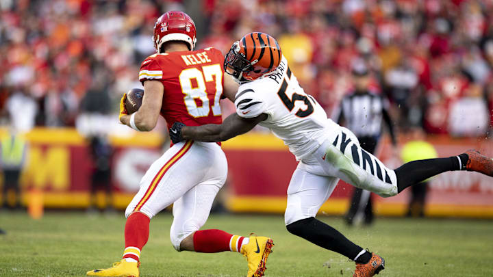 Cincinnati Bengals linebacker Germaine Pratt tackles Kansas City Chiefs tight end Travis Kelce in the AFC championship game
