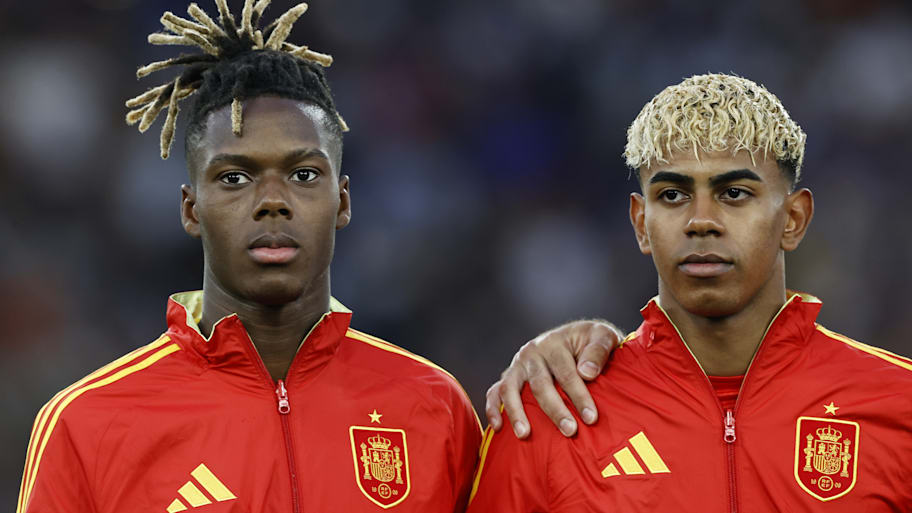 Nico Williams (left) and Lamine Yamal.