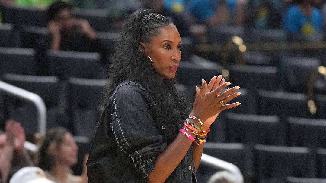 Jul 16, 2024; Los Angeles, California, USA; LA Sparks former center Lisa Leslie watches during the game against the Seattle Storm at Crypto.com Arena. Mandatory Credit: Kirby Lee-Imagn Images Jul 16, 2024; Los Angeles, California, USA; LA Sparks former center Lisa Leslie watches during the game against the Seattle Storm at Crypto.com Arena. Mandatory Credit: Kirby Lee-Imagn Images