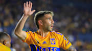 El uruguayo Fernando Gorriarán se ha ganado rápido el cariño de los aficionados de Tigres.