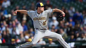 Milwaukee Brewers v Chicago Cubs