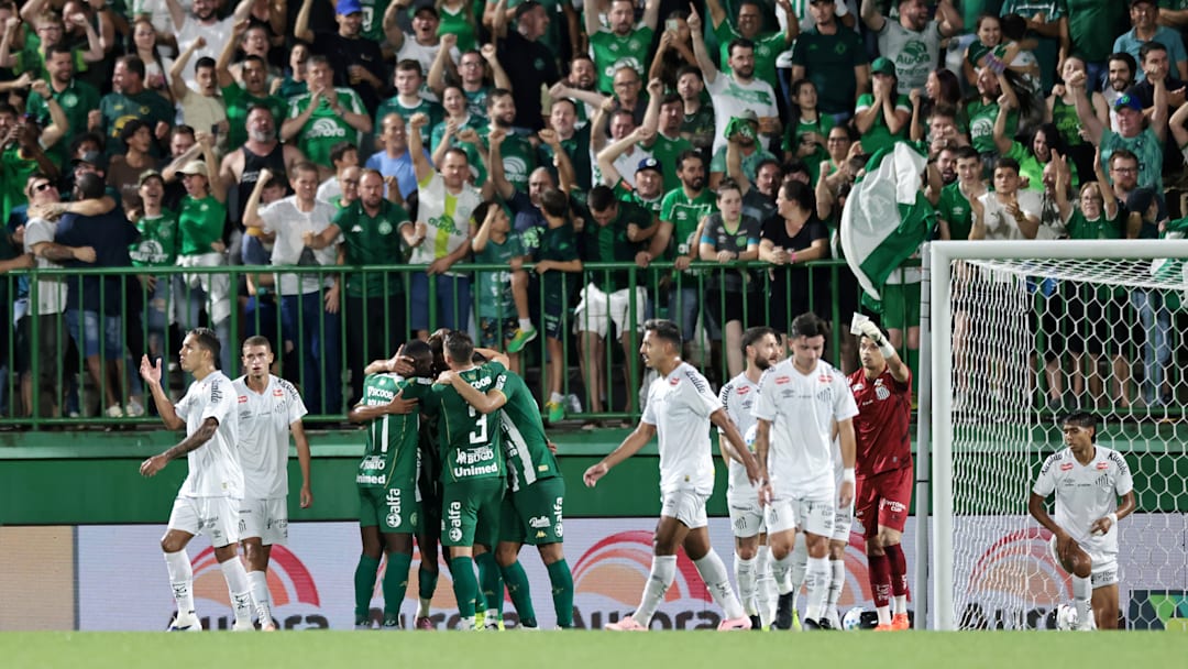 Chapecoense reestreou na Série A com triunfo Chapecoense reestreou na Série A com triunfo