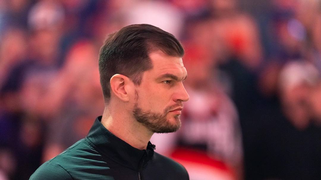 Portland Trail Blazers acting head coach Tiago Splitter against the Phoenix Suns.