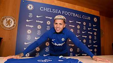 Enzo Fernandez resmi bergabung dengan Chelsea dari Benfica
