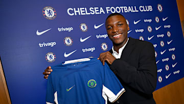 Chelsea resmi mendatangkan Moises Caicedo dari Brighton & Hove Albion.
