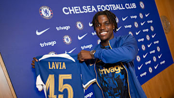 Romeo Lavia resmi pindah ke Chelsea dari Southampton dengan kontrak berdurasi tujuh tahun.