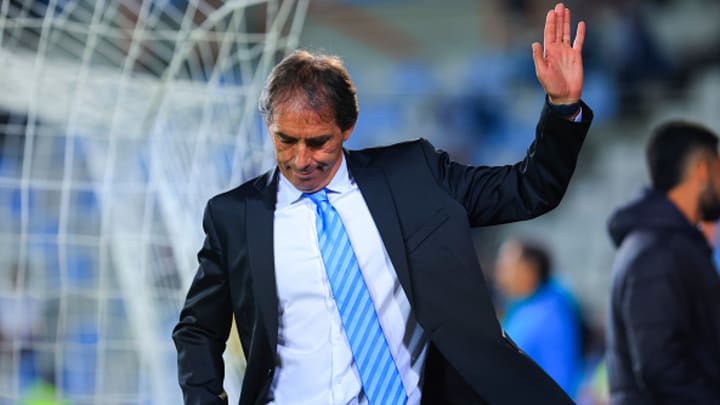 Es todo, pero el final aún presagia tormentas. Guillermo Almada deja de ser técnico de los Tuzos de Pachuca, que ya buscan entrenador para el Mundial de Clubes. Es todo, pero el final aún presagia tormentas. Guillermo Almada deja de ser técnico de los Tuzos de Pachuca, que ya buscan entrenador para el Mundial de Clubes.