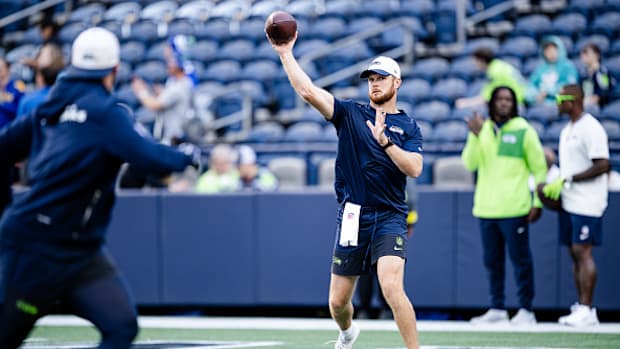 Sam Darnold llega a Seattle como agente libre con la consigna de dar el salto de calidad no logrado con Geno Smith.