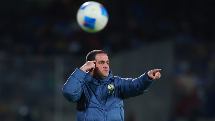 André Jardine, entrenador del club América, pide concentración y no perder de vista el balón. El método Jardine transforma equipos en campeones. En el América lo ha demostrado.