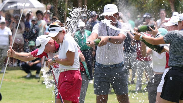 La golfista japonesa Chisato Iwai celebra su triunfo en suelo mexicano.
