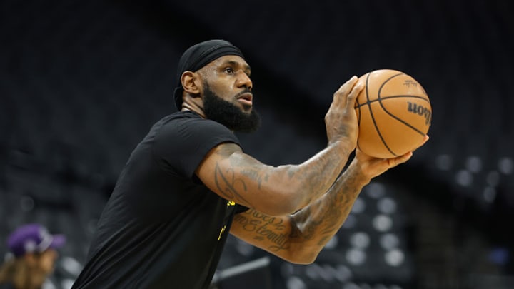 LeBron James durante una práctica con los Lakers. LeBron James durante una práctica con los Lakers.