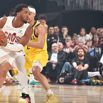 Mitchell had 33 points to open the Cavs' second-round series against the Pacers