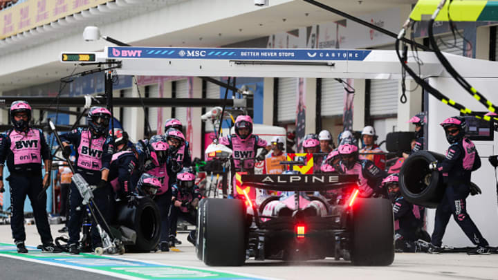 La escudería Alpine se sacudió de nuevo: tendrá nuevo piloto (Pierre Gasly) y otro director. La escudería Alpine se sacudió de nuevo: tendrá nuevo piloto (Pierre Gasly) y otro director.