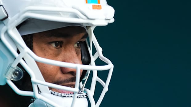 Tua Tagovailoa debe mejorar su rendimiento contra equipos contendientes. 