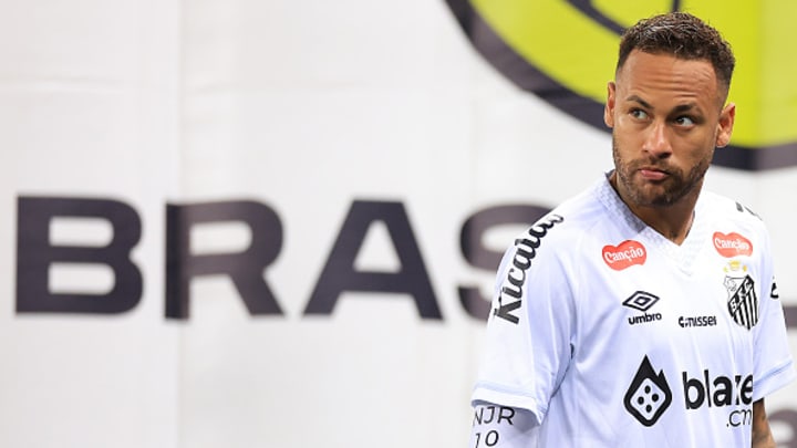 Neymar reaparece con su equipo Santos, tres días antes de la primera convocatoria de Carlo Ancelotti, nuevo entrenador de Brasil. El delantero de 33 años estuvo cinco semanas lesionado. Neymar reaparece con su equipo Santos, tres días antes de la primera convocatoria de Carlo Ancelotti, nuevo entrenador de Brasil. El delantero de 33 años estuvo cinco semanas lesionado.