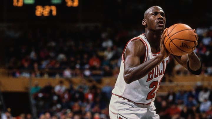 Michael Jordan en un partido con los Chicago Bulls en 1993