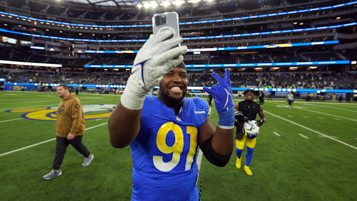 Nov 19, 2023; Inglewood, California, USA; Los Angeles Rams defensive tackle Kobie Turner (91)