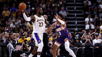 Phoenix Suns v Los Angeles Lakers