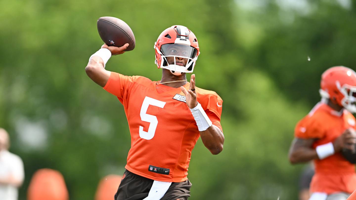Deshaun Watson sits as Jameis Winston lights up Browns OTAs - Vimarsana News