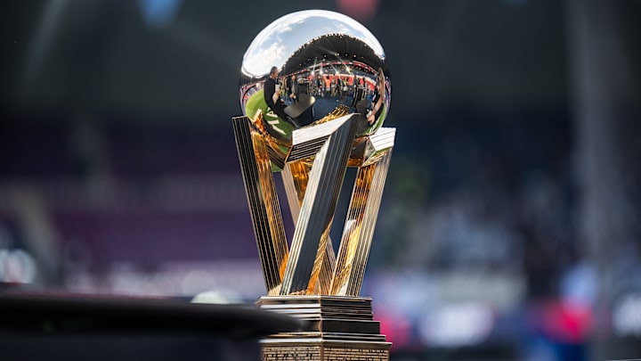 Le nouveau trophée de Ligue 1 est validé. Le nouveau trophée de Ligue 1 est validé.