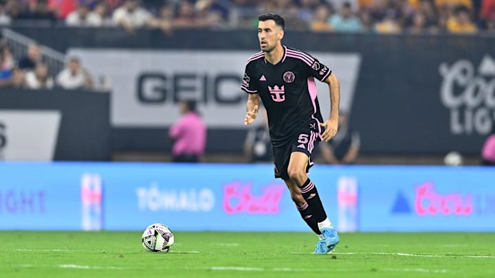 Here's what midfielders do in soccer