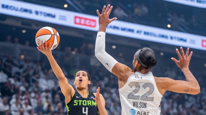 Skylar Diggins' late mid-range jumper put the Storm up three late in their Game 2 win over the Aces. Skylar Diggins' late mid-range jumper put the Storm up three late in their Game 2 win over the Aces.
