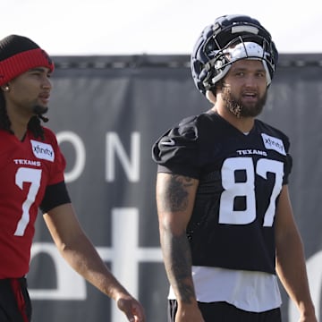 Jul 24, 2025; Houston, TX, USA; Houston Texans tight end Cade Stover (87) during training camp at Houston Methodist Training Center. Mandatory Credit: Troy Taormina-Imagn Images