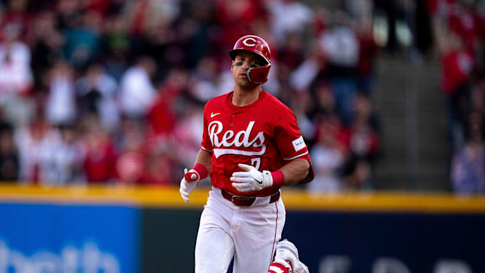 Cincinnati Reds outfielder Spencer Steer (7) rounds the bases after hitting a 3-run home run in the