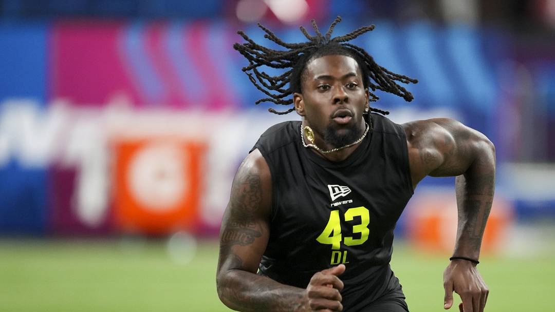 Feb 26, 2026; Indianapolis, IN, USA; Boston College defensive lineman Quintayvious Hutchins (DL43) during the NFL Scouting Combine at Lucas Oil Stadium. Mandatory Credit: Kirby Lee-Imagn Images Feb 26, 2026; Indianapolis, IN, USA; Boston College defensive lineman Quintayvious Hutchins (DL43) during the NFL Scouting Combine at Lucas Oil Stadium. Mandatory Credit: Kirby Lee-Imagn Images