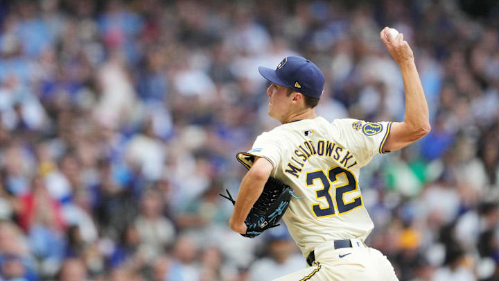 Los Angeles Dodgers v Milwaukee Brewers