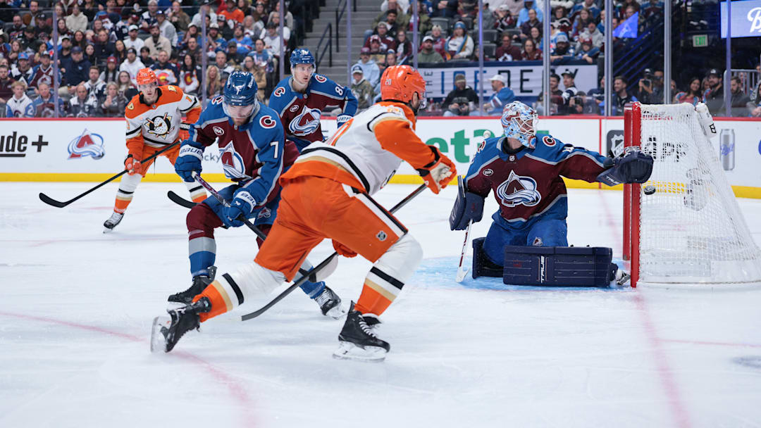Colorado Avalanche goalie Scott Wedgewood cooled off the red-hot Anaheim Ducks on Tuesday night.
