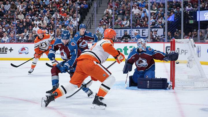 Colorado Avalanche goalie Scott Wedgewood cooled off the red-hot Anaheim Ducks on Tuesday night.