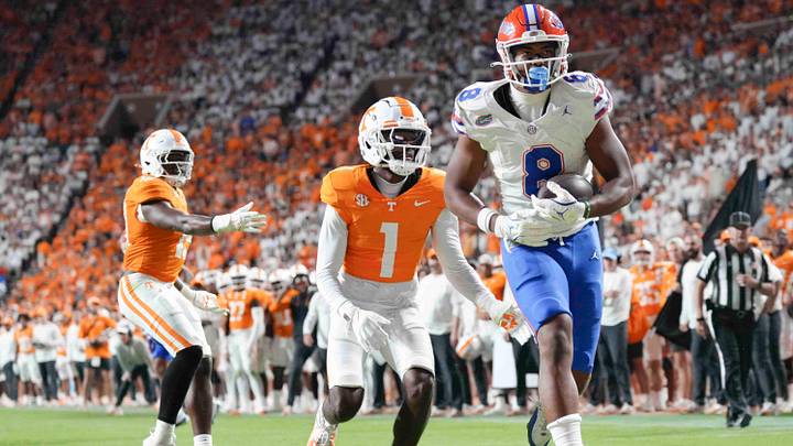Oct 12, 2024; Knoxville, Tennessee, USA; Florida Gators tight end Arlis Boardingham (8) runs into the end zone for a touchdown against the Tennessee Volunteers at Neyland Stadium. Mandatory Credit: Angelina Alcantar/USA TODAY Network via Imagn Images