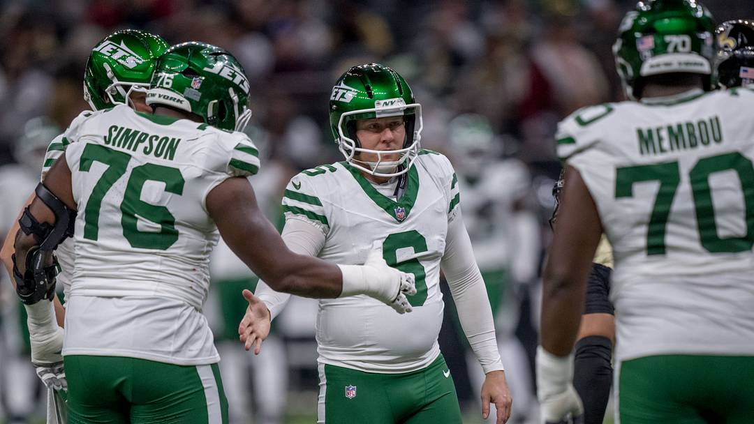 Dec 21, 2025; New Orleans, Louisiana, USA;  New York Jets kicker Nick Folk (6) celebrates a field goal against the New Orleans Saints during the first half at Caesars Superdome. Mandatory Credit: Matthew Hinton-Imagn Images