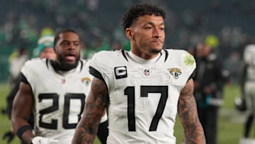 PHILADELPHIA, PA - NOVEMBER 03: Jacksonville Jaguars tight end Evan Engram (17) looks on during the game between the Philadelphia Eagles and the Jacksonville Jaguars on November 3, 2024 at Lincoln Financial Field in Philadelphia, PA. 