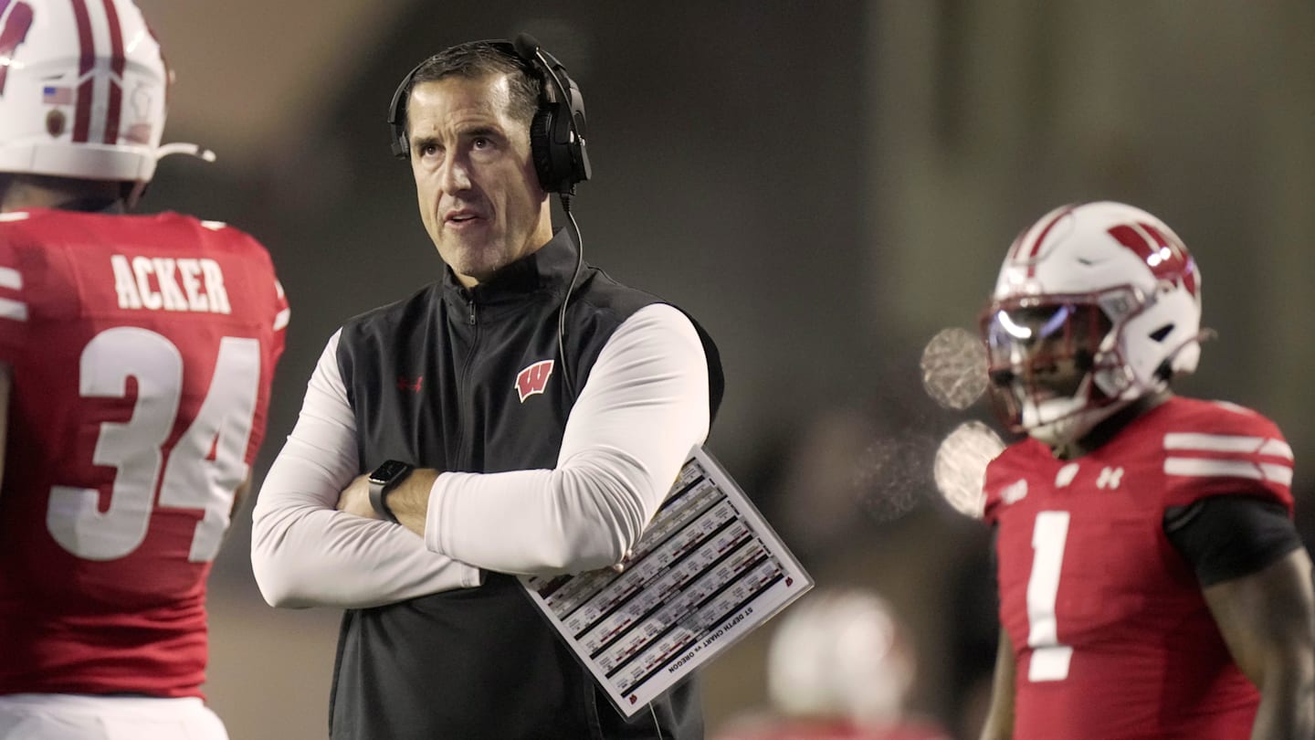 盧克·菲克爾 (Luke Fickell) 在內布拉斯加州橄欖球賽前對 OC 表現出奇怪的防守態度