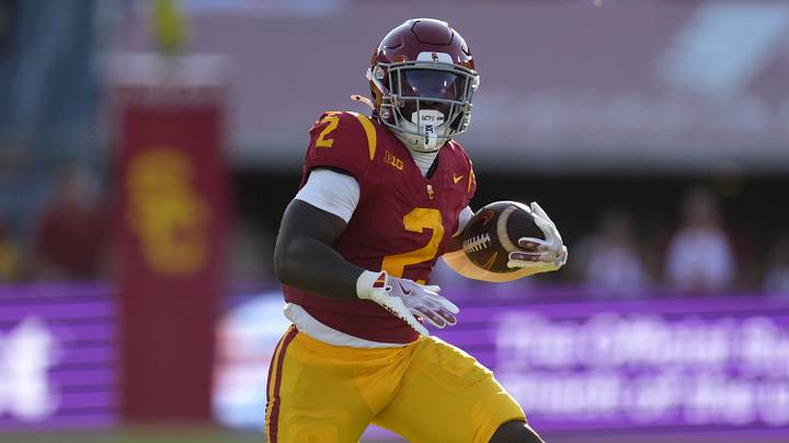 Aug 30, 2025; Los Angeles, California, USA; Southern California Trojans running back Waymond Jordan (2) carries the ball against the Missouri State Bears in the first half at United Airlines Field at Los Angeles Memorial Coliseum. Mandatory Credit: Kirby Lee-Imagn Images