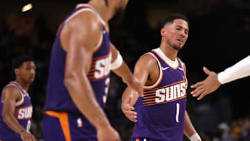 Phoenix Suns v Los Angeles Lakers