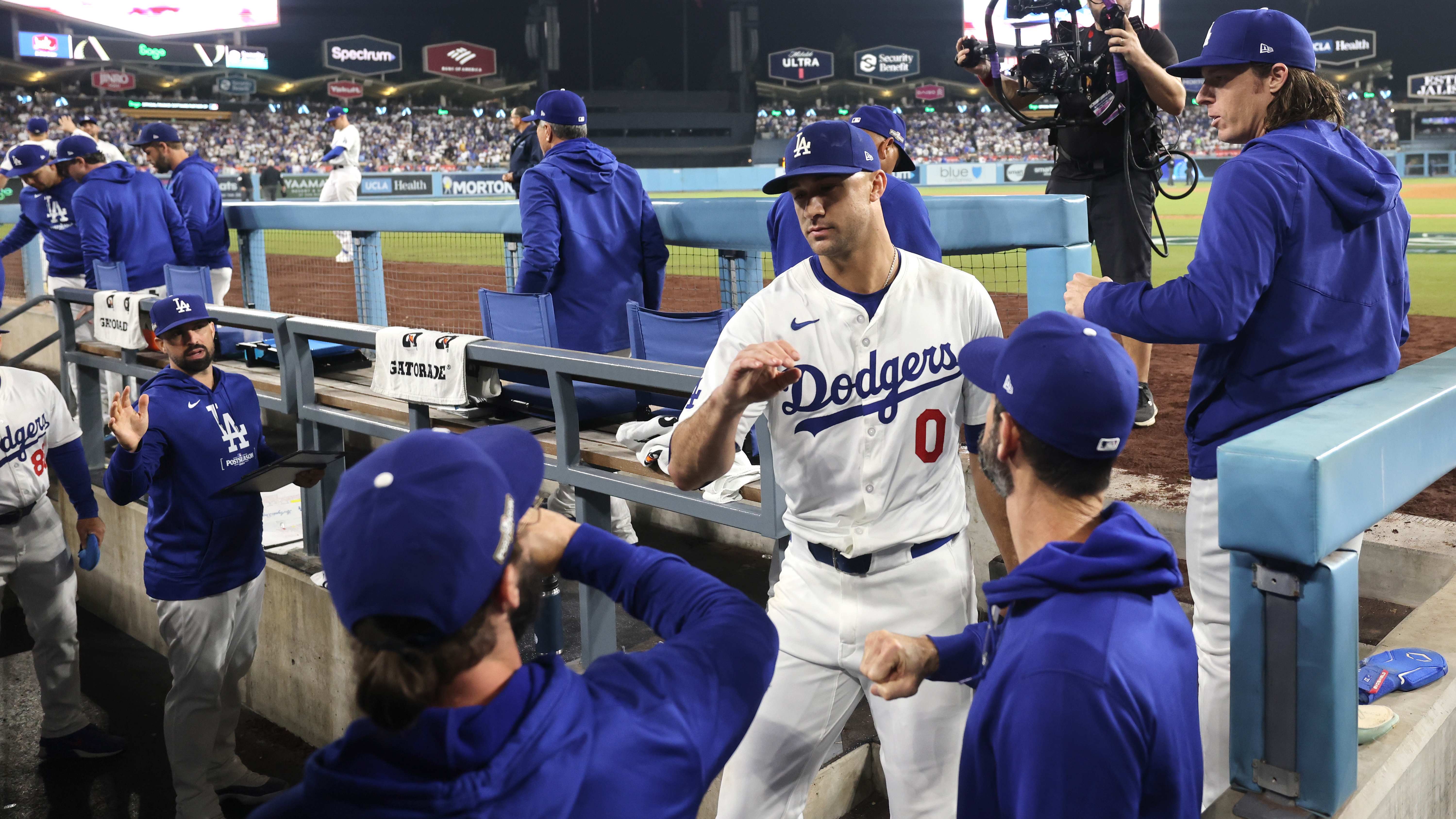 傑克·弗萊厄蒂 (Jack Flaherty) 在 NLCS 與道奇隊 (Dodgers) 的開局中佔據主導地位，引發老虎隊球迷考慮交易