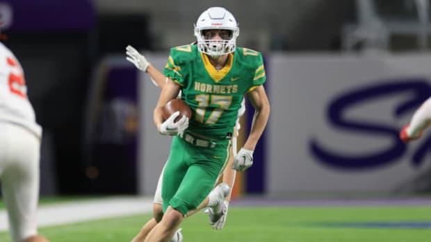 Edina high school football's Mayer Swinney in Minnesota 2023 Class 6A Prep Bowl